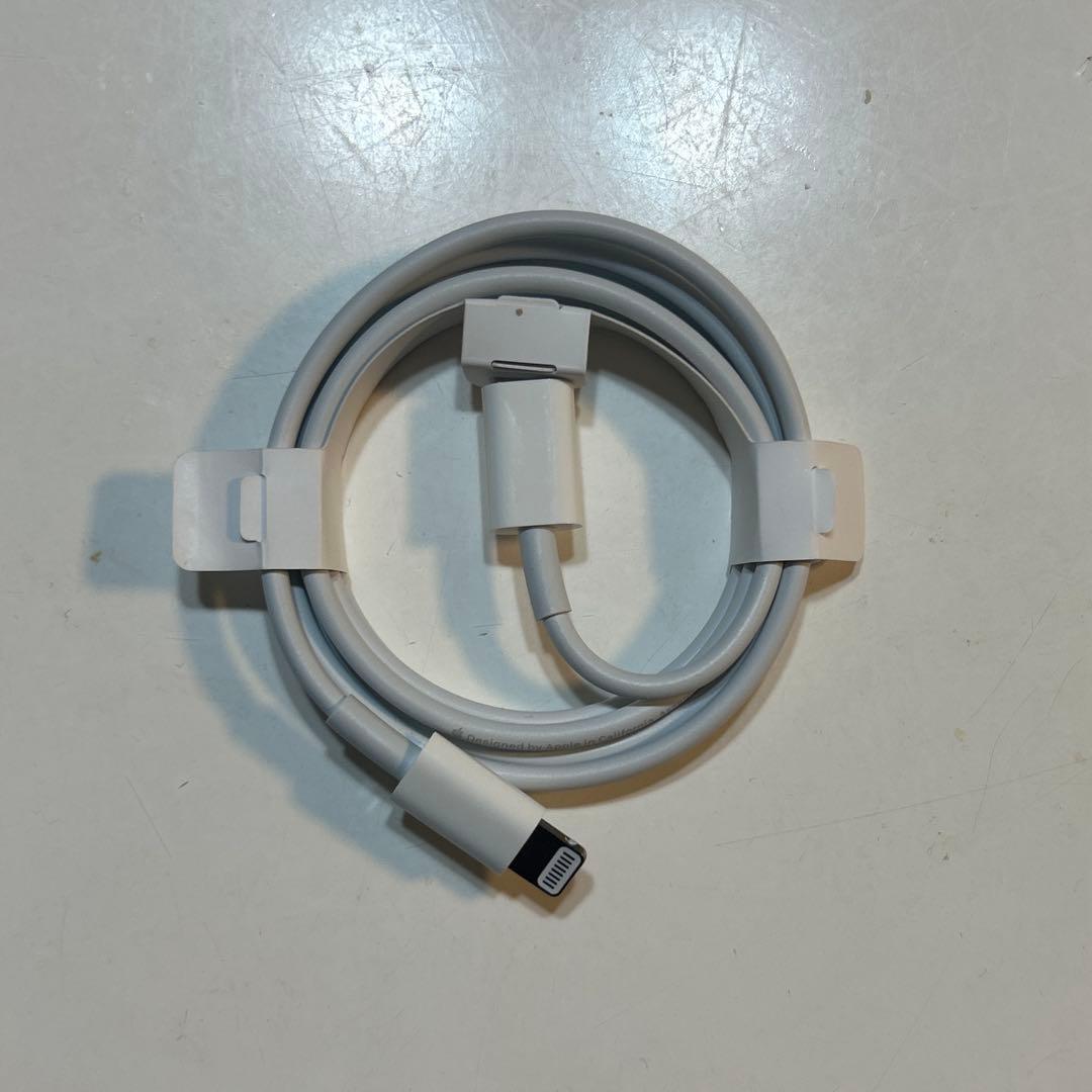 iPhone SE 第2世代 64GB ホワイト 初期化済み➕充電コード