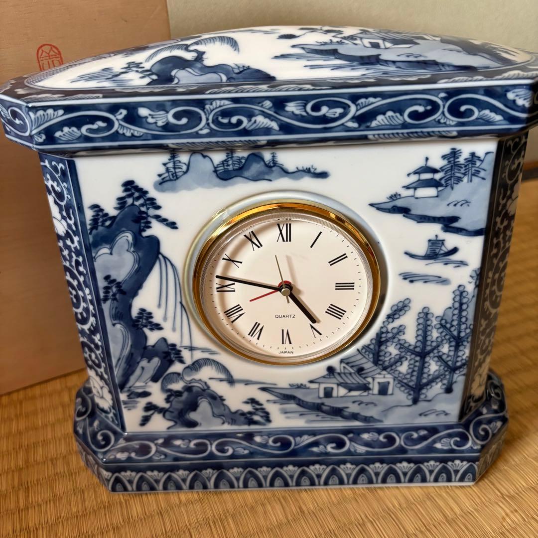 陶器製 陶時計　置時計 青白い絵柄　間取山水