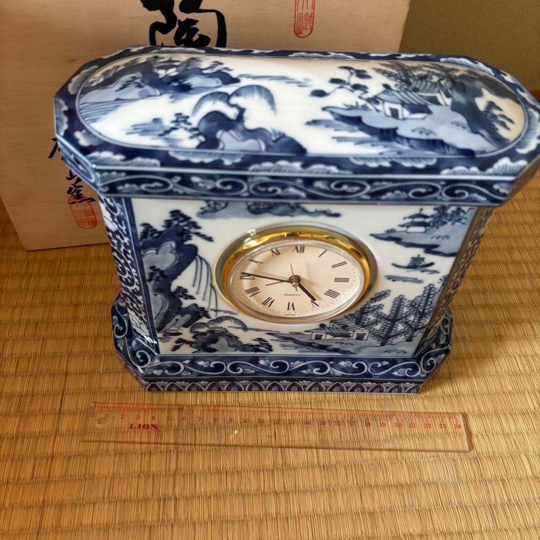 陶器製 陶時計　置時計 青白い絵柄　間取山水