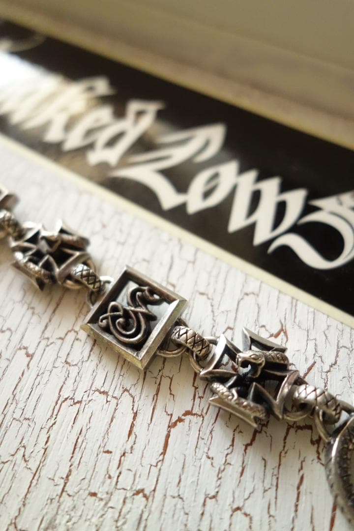 スネイキッドロウズ 初期ブレスレット バンダナとステッカー付