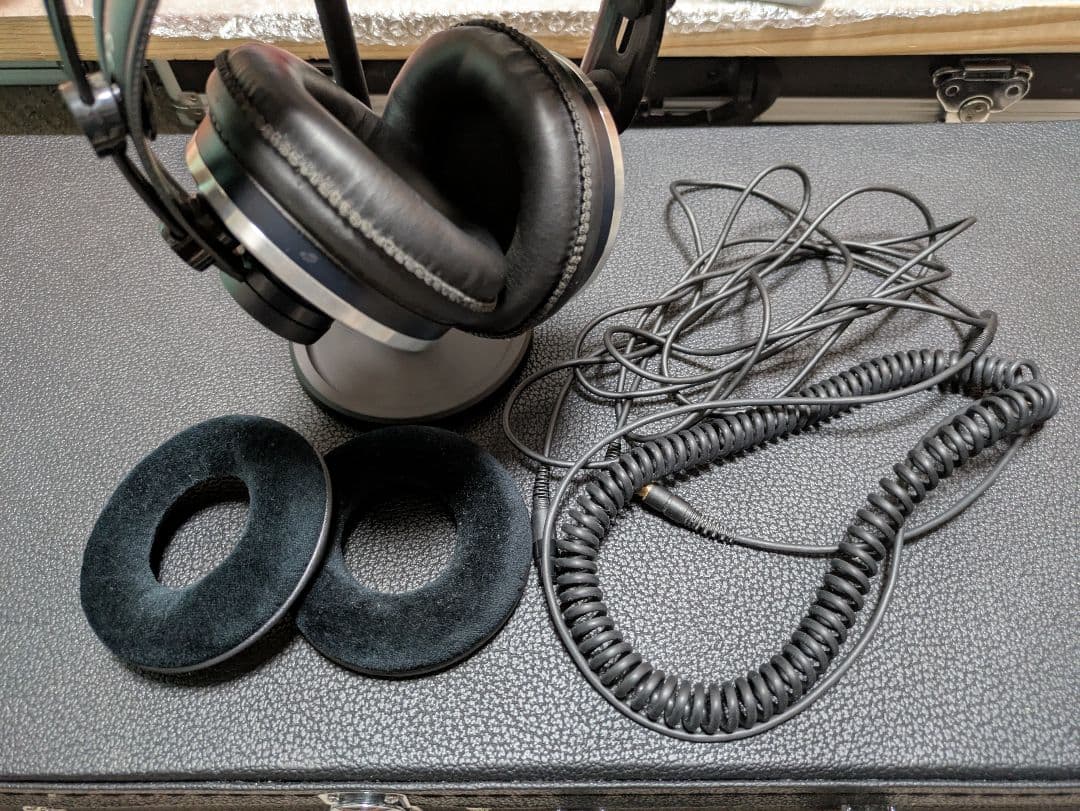 AKG K271 MKII モニターヘッドホン スタンド付属