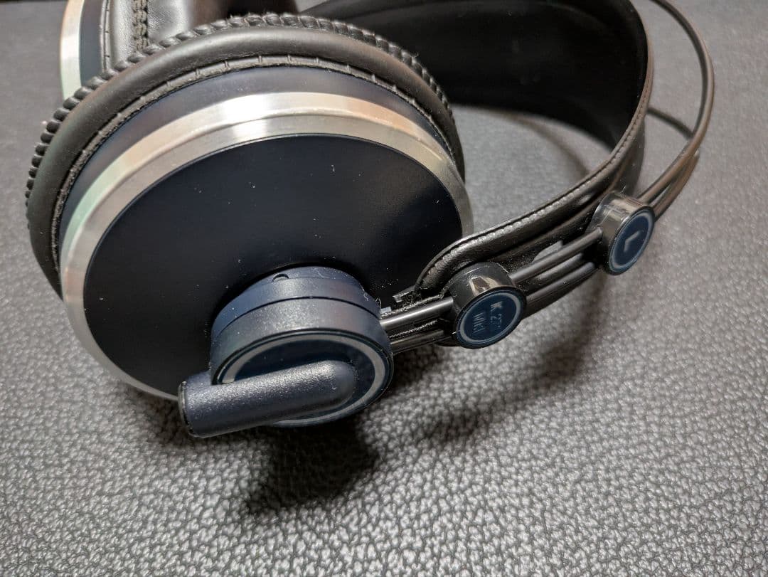 AKG K271 MKII モニターヘッドホン スタンド付属