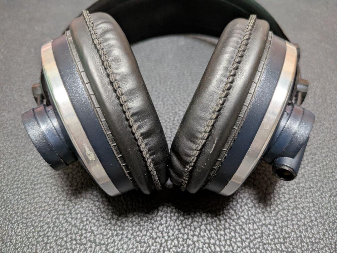 AKG K271 MKII モニターヘッドホン スタンド付属