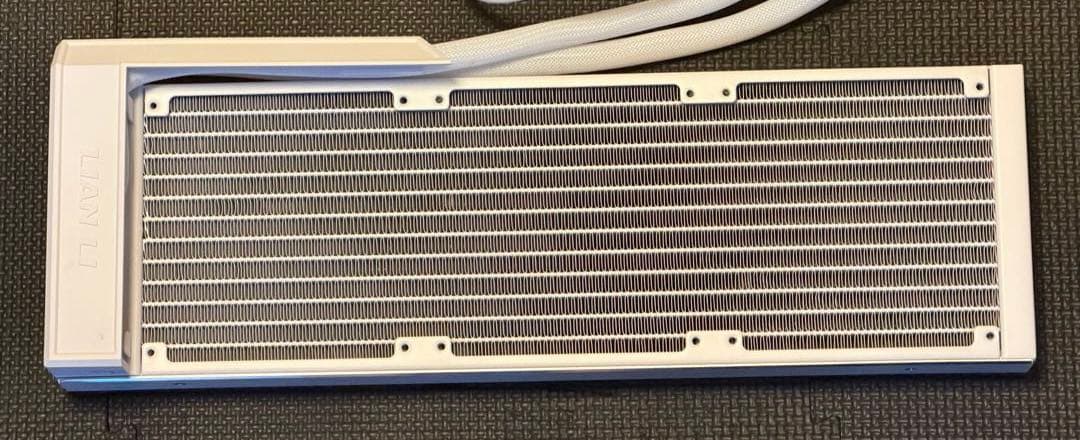 ク*ミ様 Lian Li HydroShift LCD ファン無し