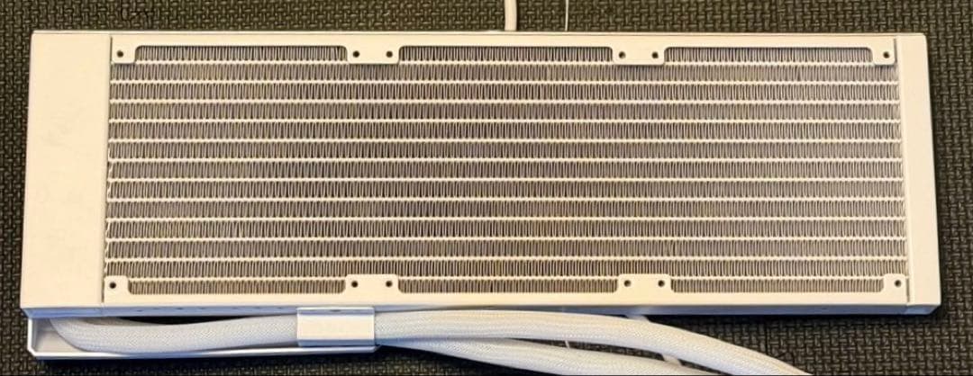 ク*ミ様 Lian Li HydroShift LCD ファン無し