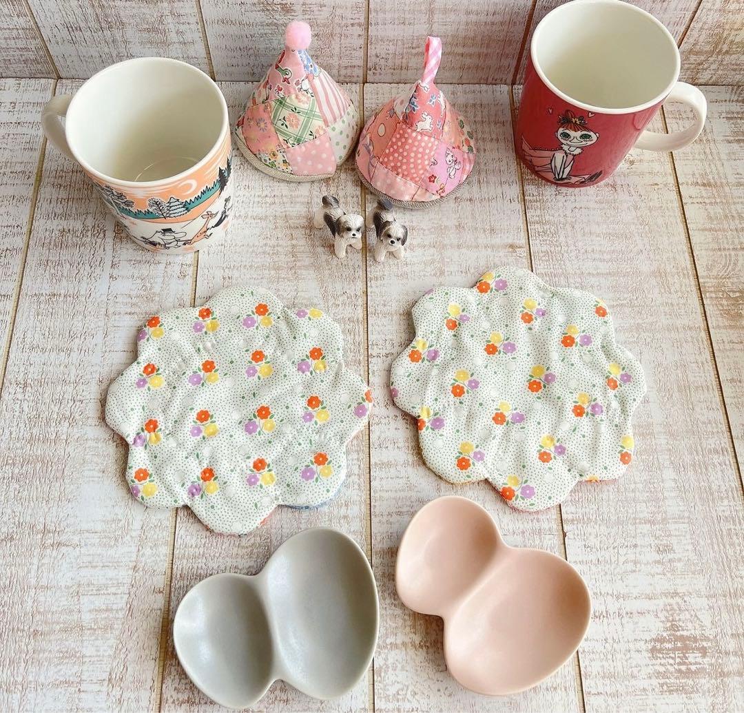 マハロ⚘サーティーズ復刻布⚘お花のコースター①⚘ドレスデン ハンドメイド
