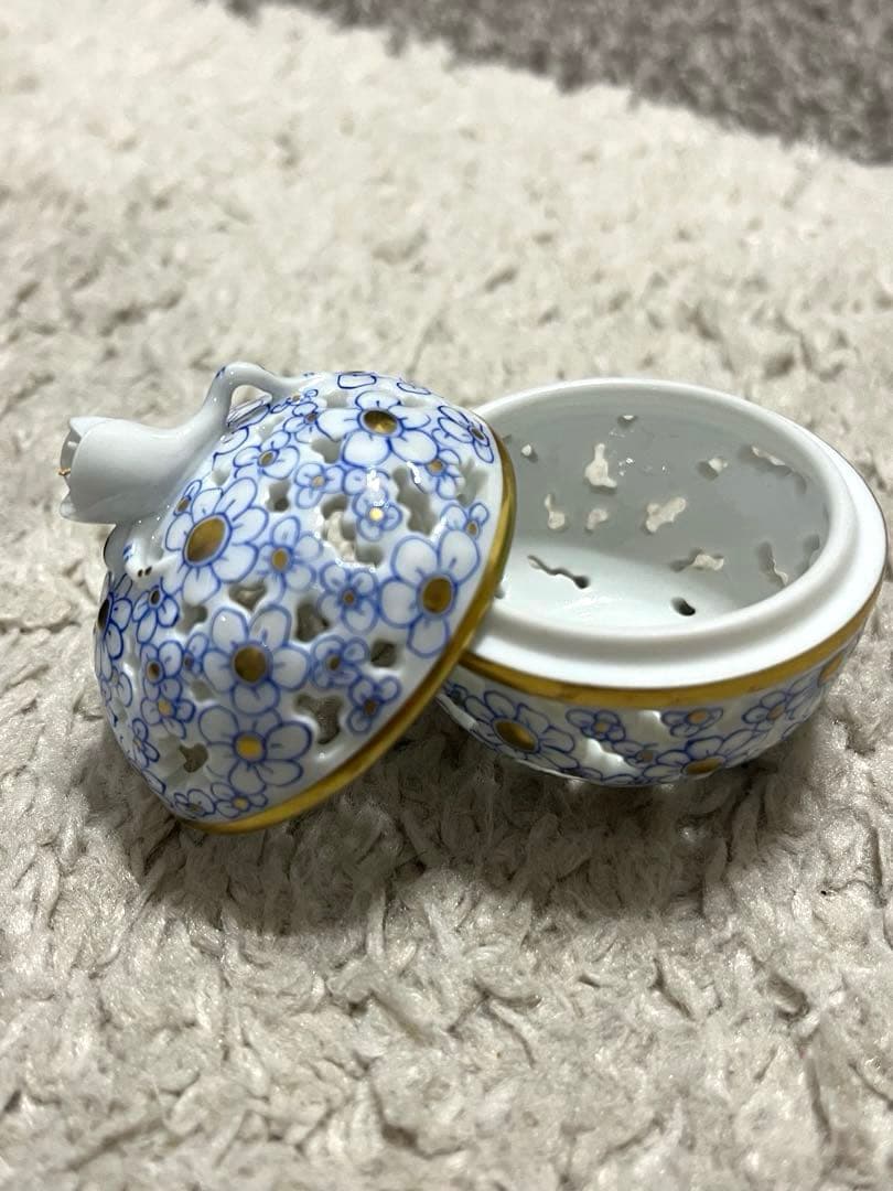 ヘレンド 透かしボンボン 小物入れ ボンボ二工ール