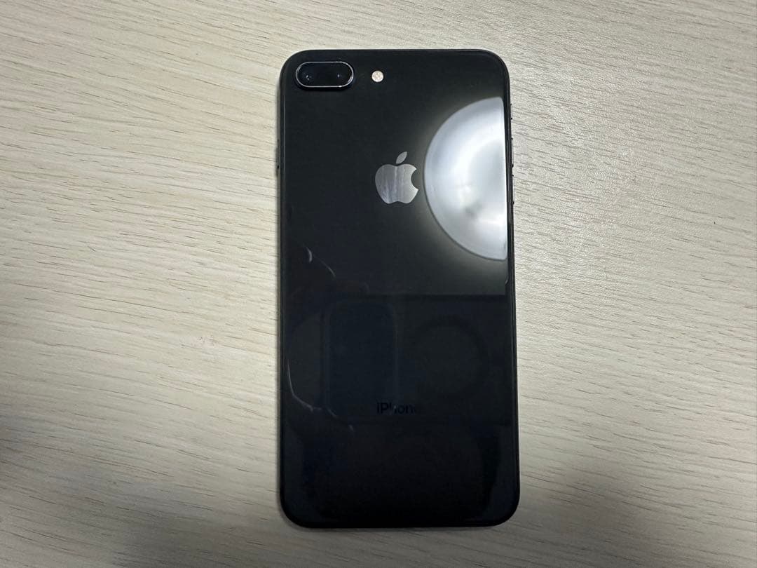 Apple iPhone 8Plus 本体