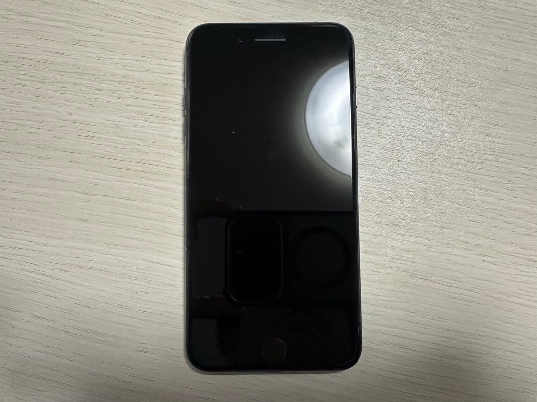 Apple iPhone 8Plus 本体
