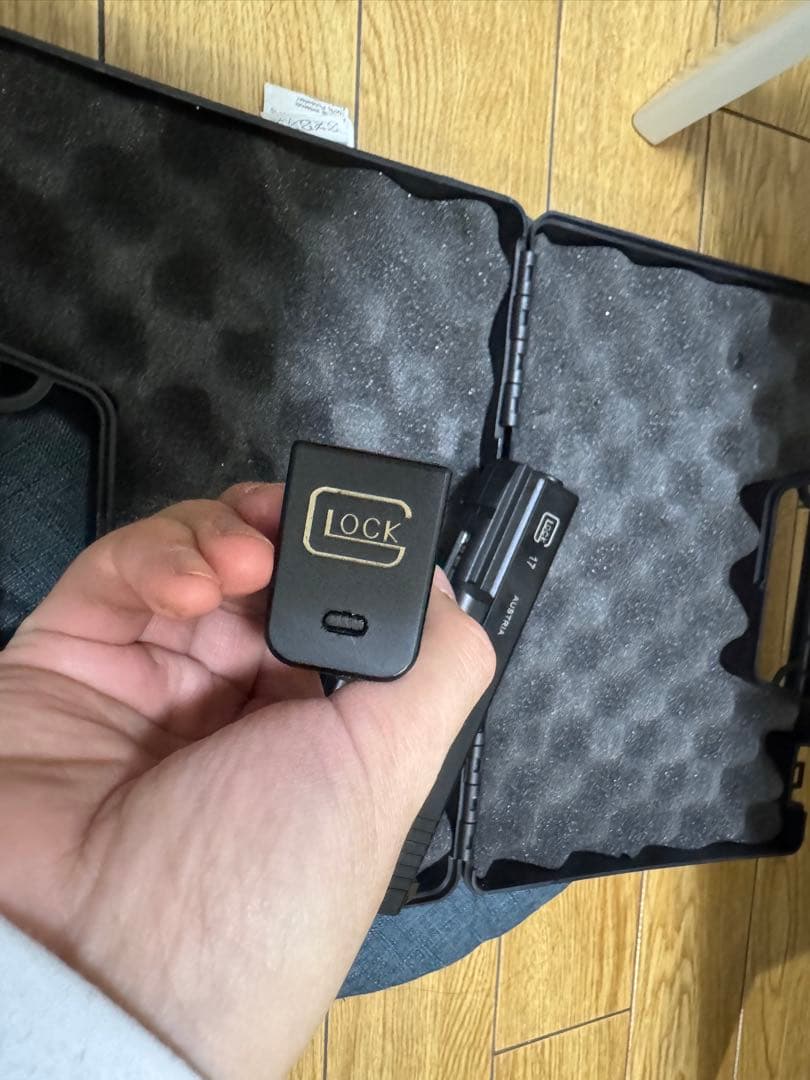 東京マルイ　g17カスタム ケース付き