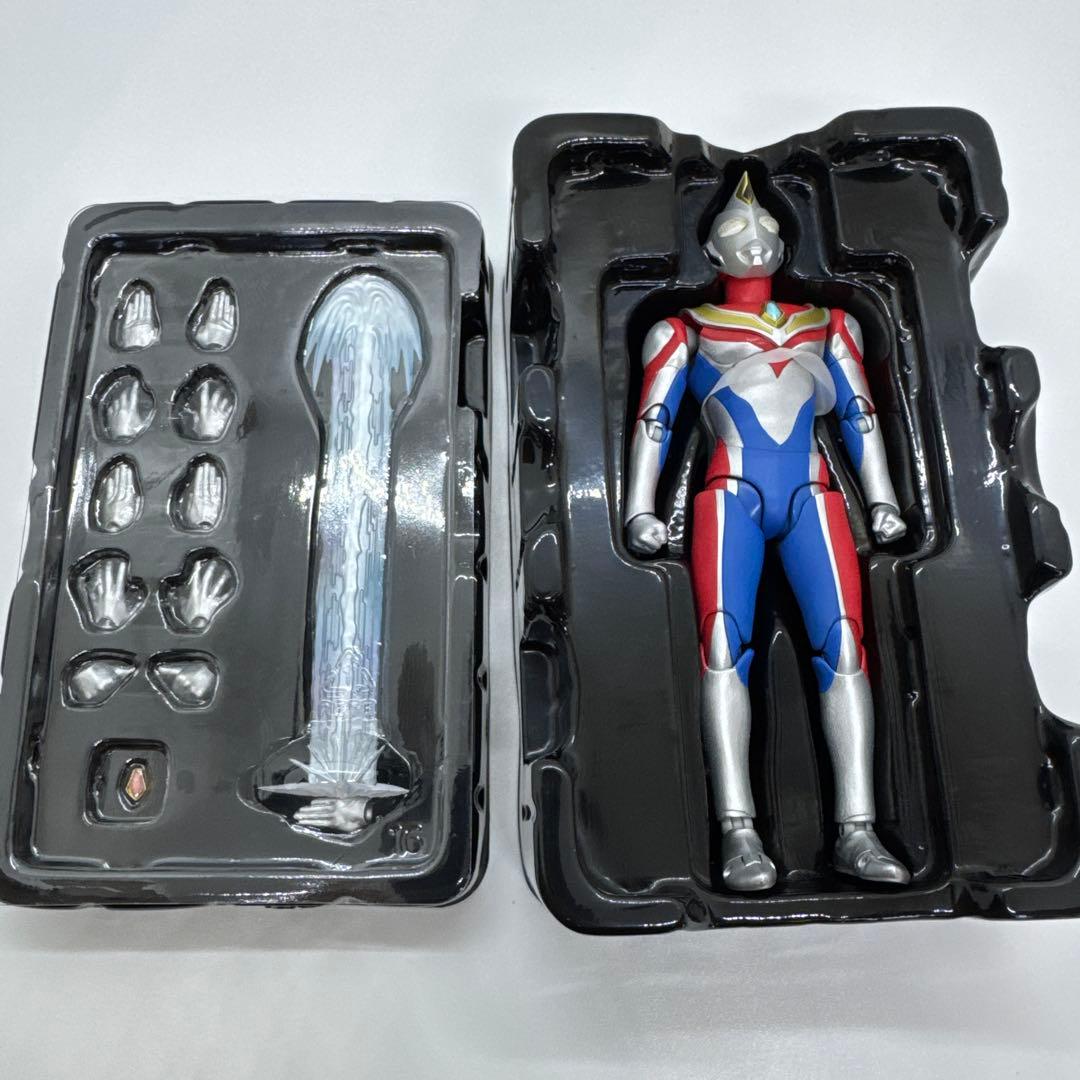 S.H.Figuarts 真骨彫製法 ウルトラマンダイナ フラッシュタイプ