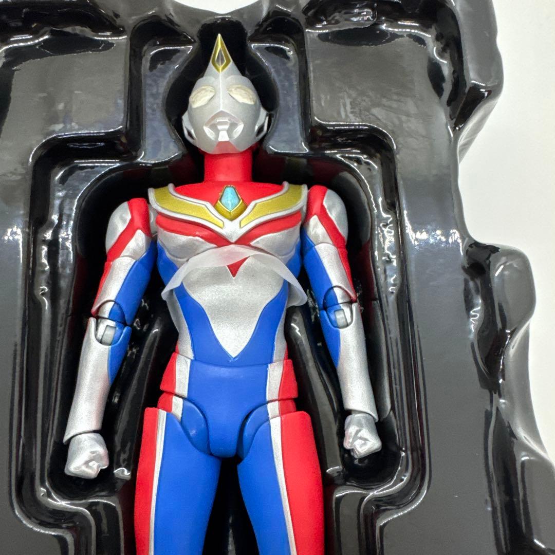 S.H.Figuarts 真骨彫製法 ウルトラマンダイナ フラッシュタイプ