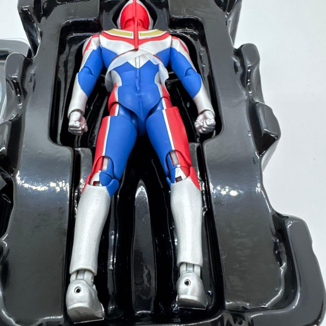 S.H.Figuarts 真骨彫製法 ウルトラマンダイナ フラッシュタイプ