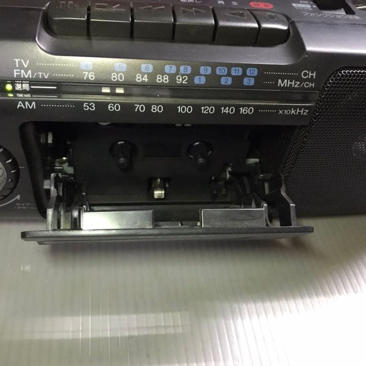 現在では珍しいカセット付きアナログラジカセ‼️