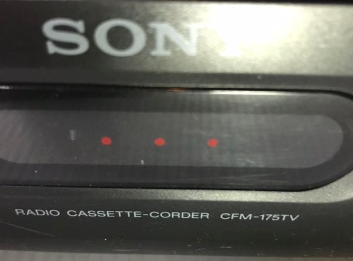 現在では珍しいカセット付きアナログラジカセ‼️