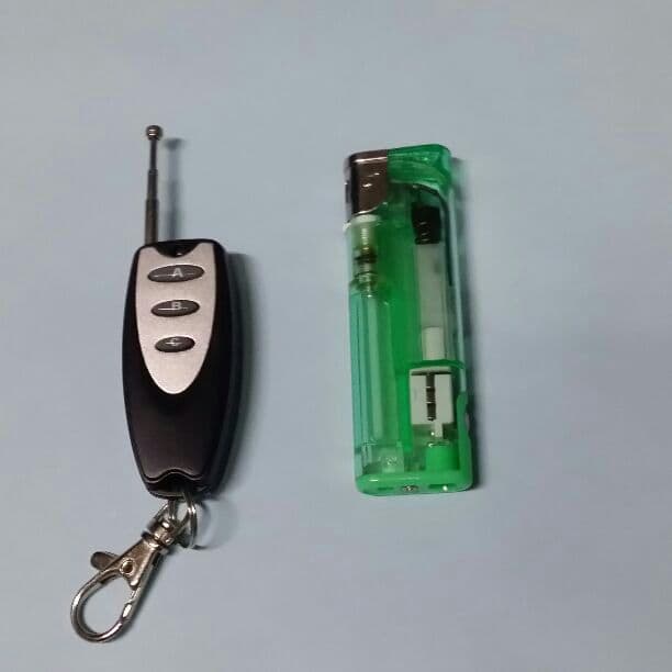 離れた場所からリモコンでLED蛍光灯をON/OFFできます。