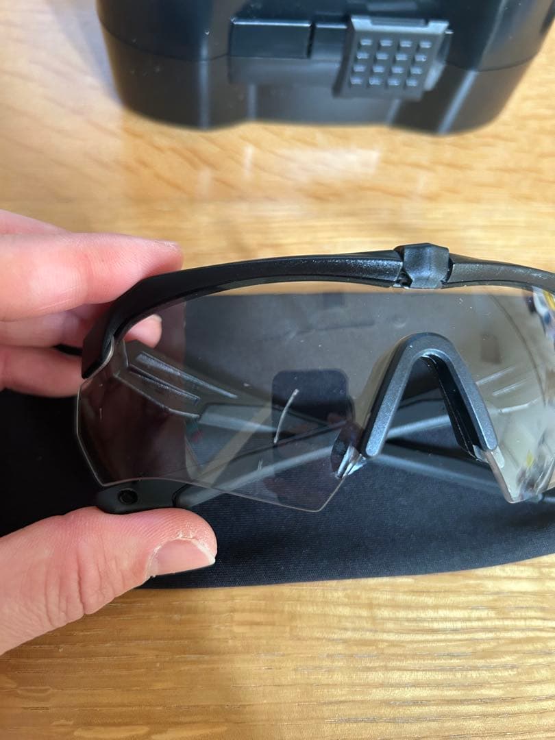 ESS サングラス　 クロスボウ　フォトクロミック　調光