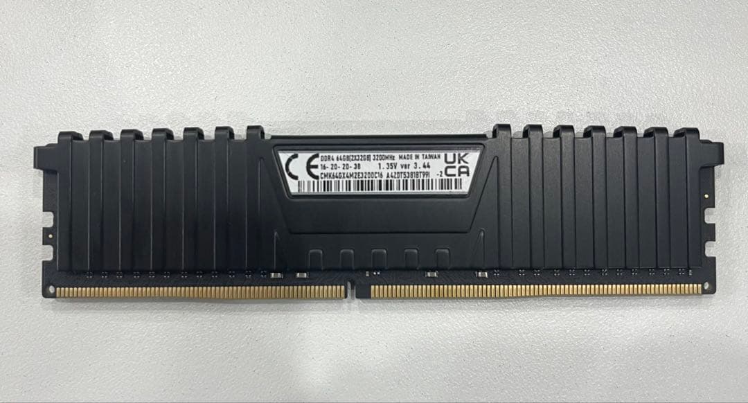 CORSAIR Vengeance 32GB DDR4 3200MHz 4枚
