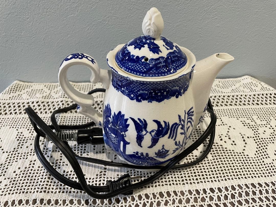 ウィローパターン　陶器の電動ボット