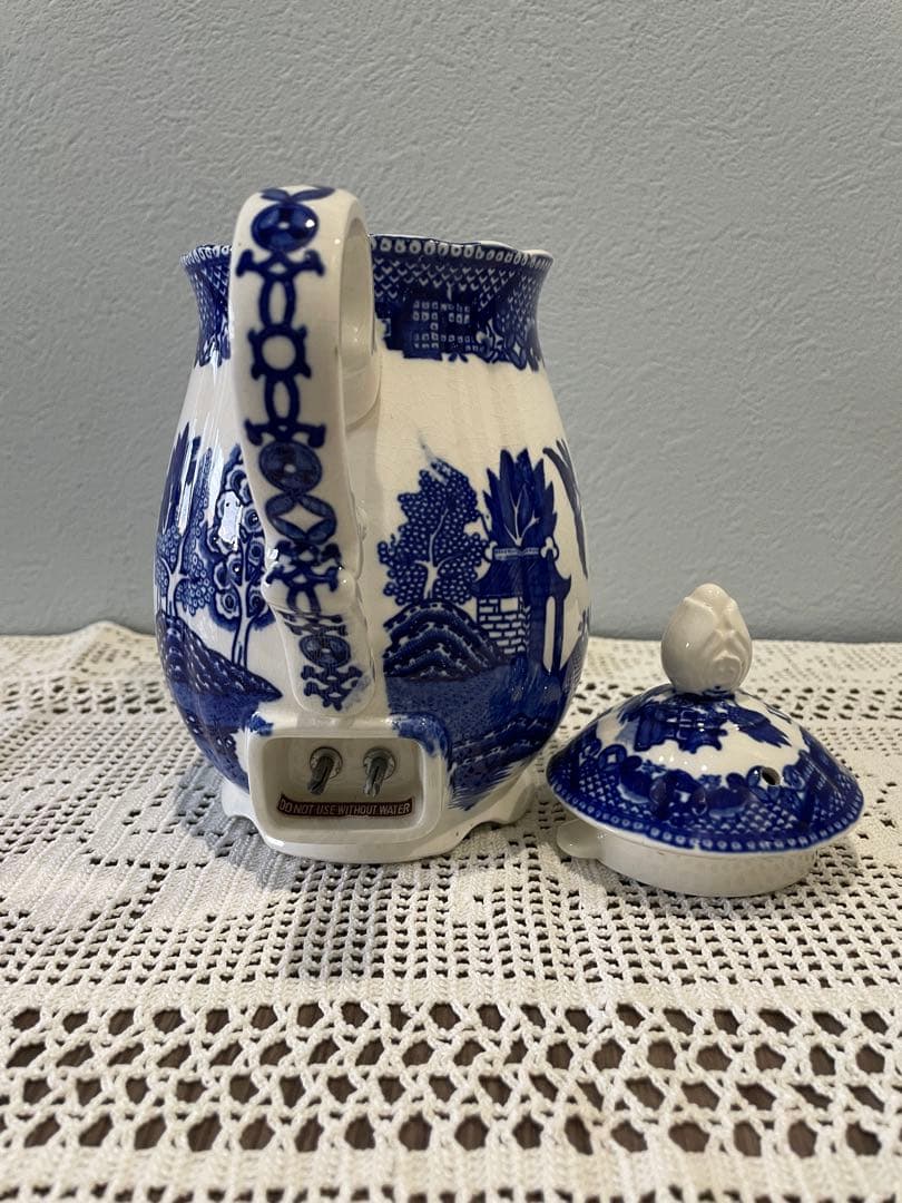 ウィローパターン　陶器の電動ボット