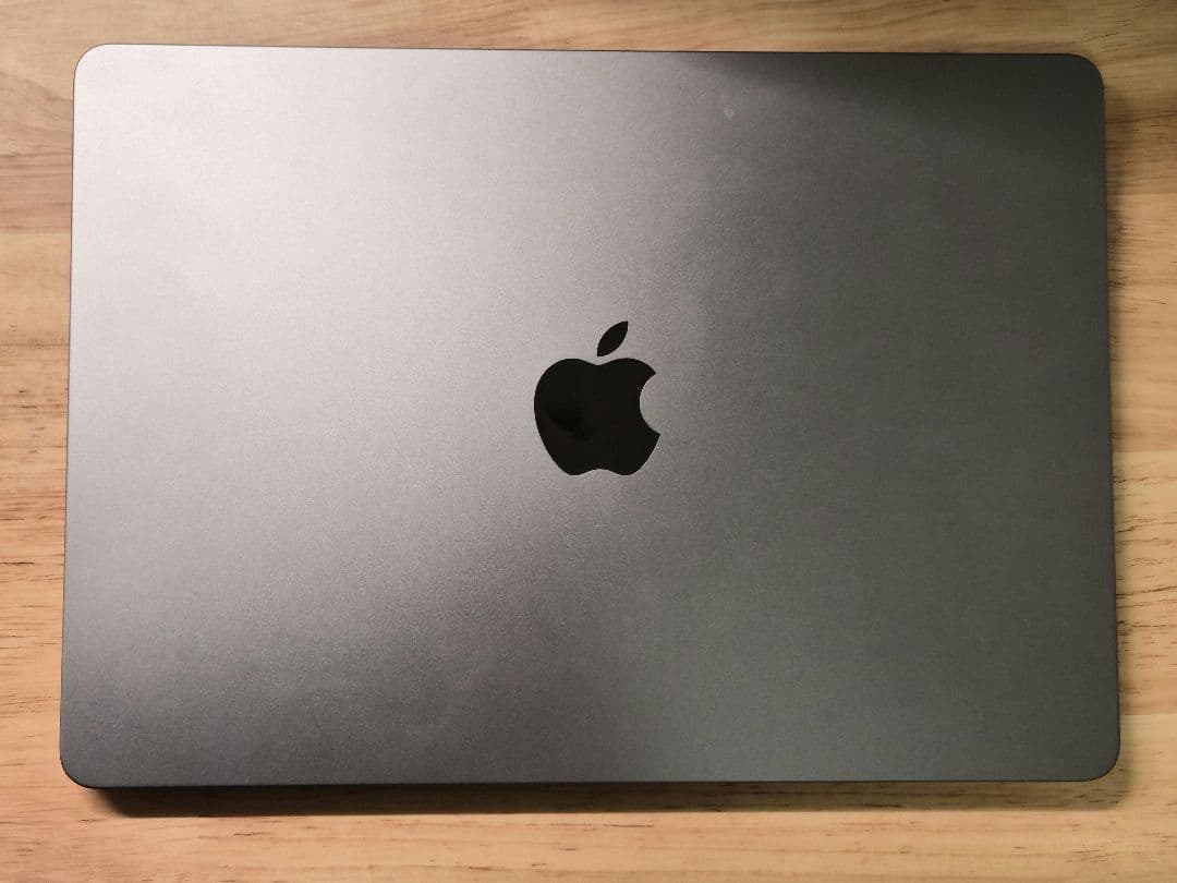 Apple M2MacBook Air 13.6インチ スペースグレー