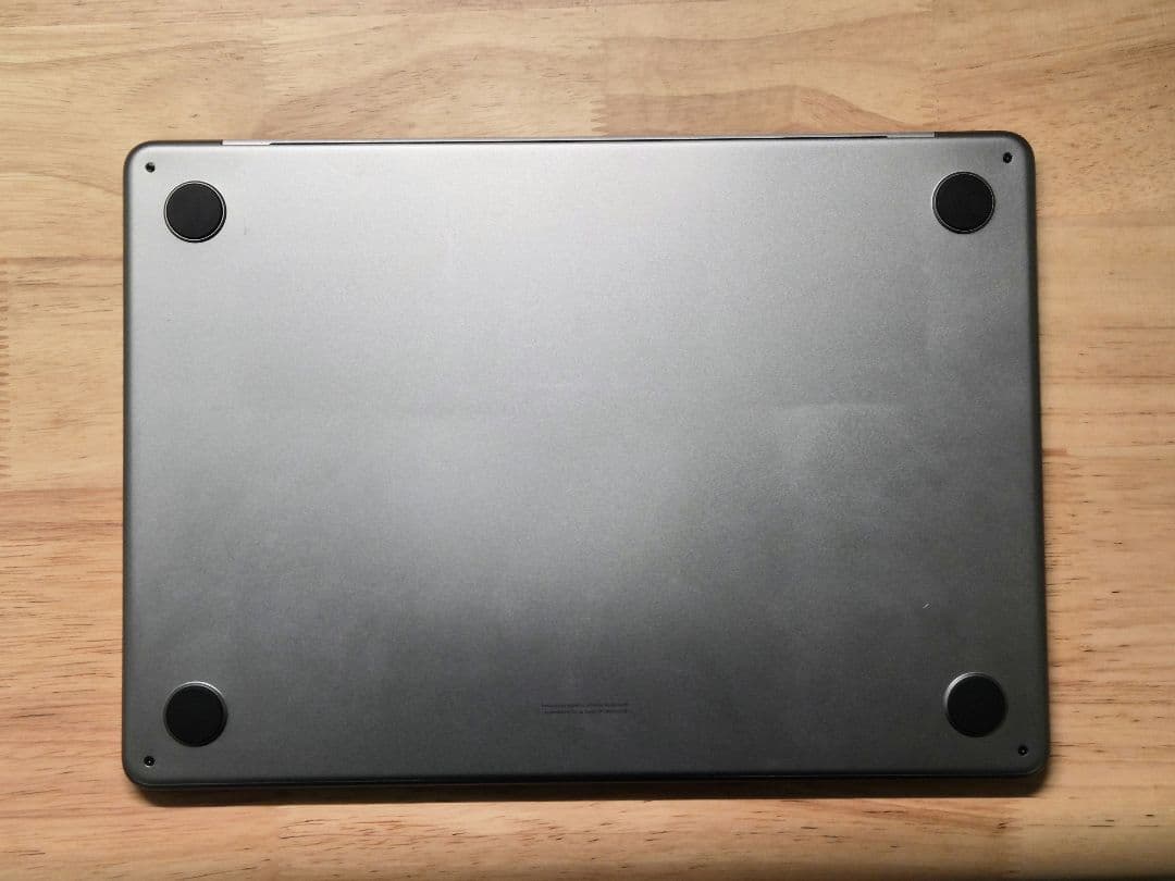 Apple M2MacBook Air 13.6インチ スペースグレー