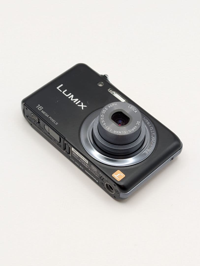 Panasonic LUMIX DMC-FH7 ブラック
