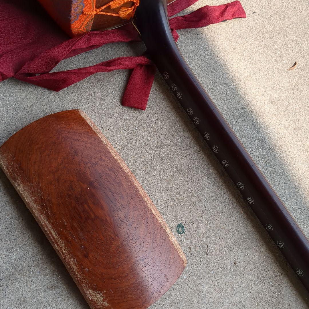 三味線本体 胴壊れ　赤いカバー付き