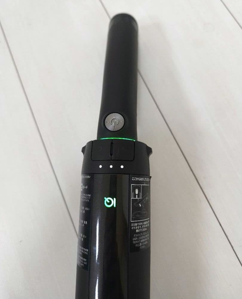 Shark コードレススティッククリーナー LC701J