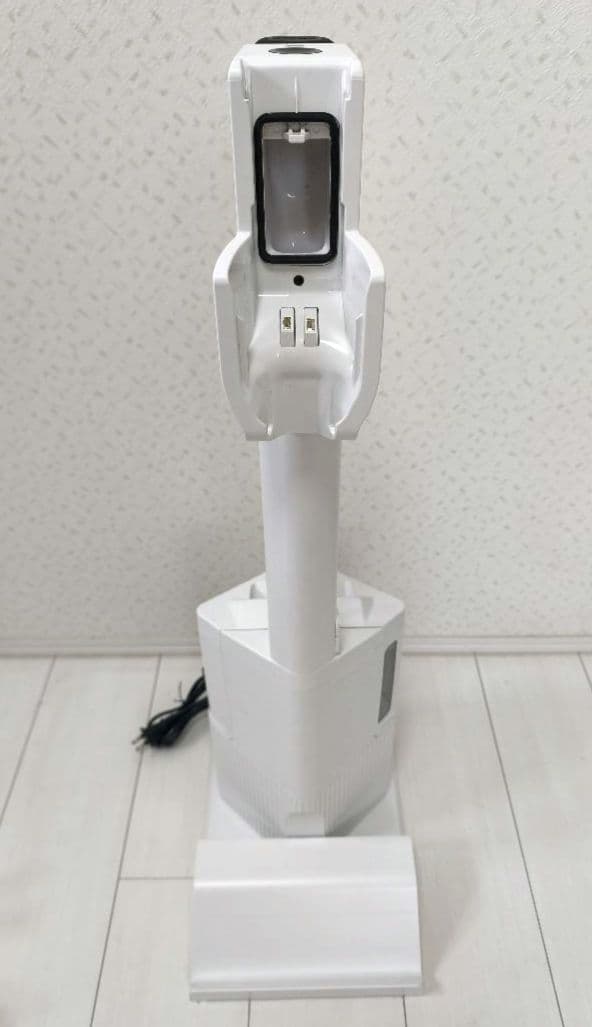 Shark コードレススティッククリーナー LC701J