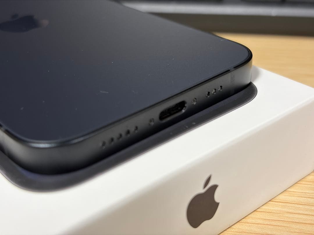 Apple iPhone16e ブラック 本体