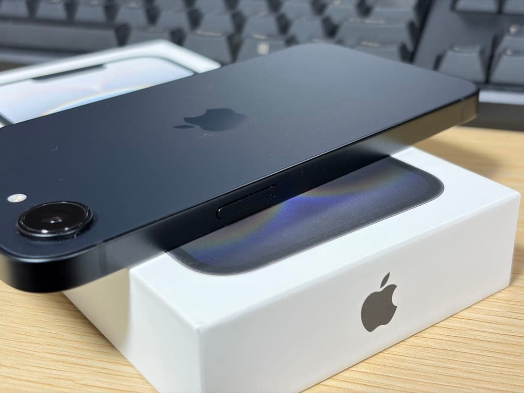 Apple iPhone16e ブラック 本体