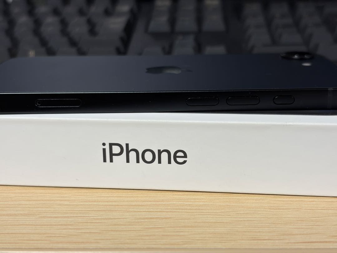 Apple iPhone16e ブラック 本体