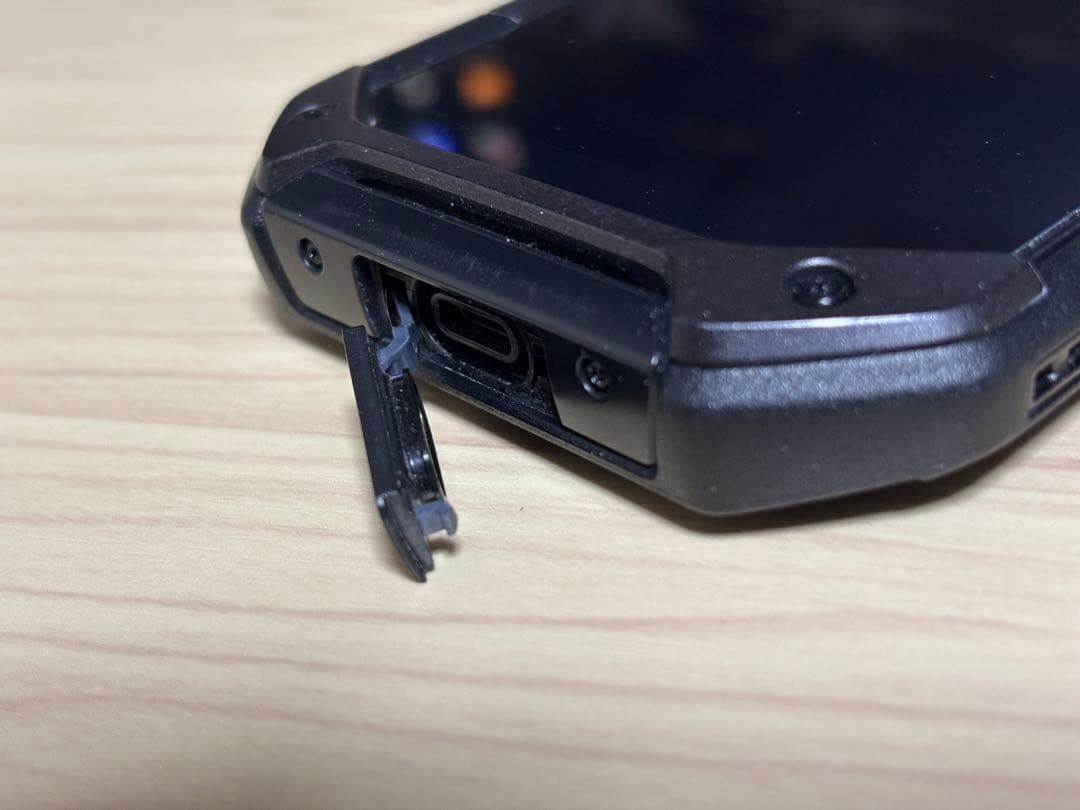 TORQUE 5G ブラック　京セラ