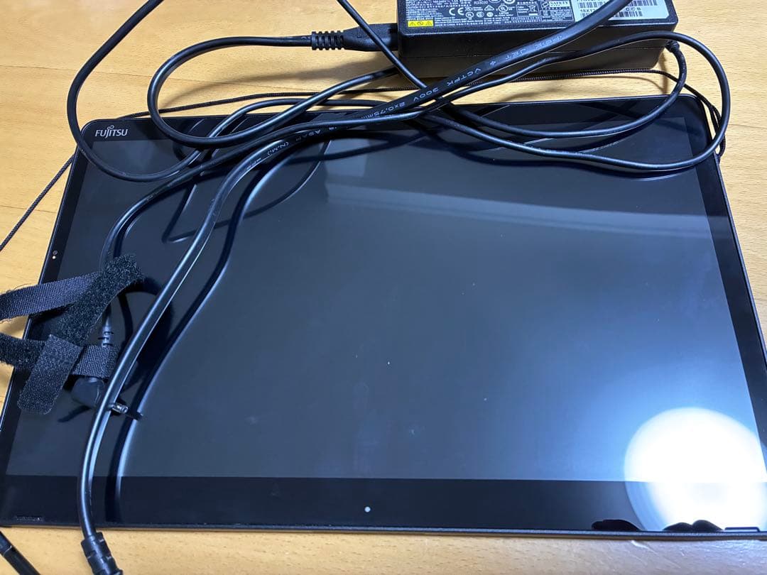 ARROWS Tab Q738/SE 富士通 Corei3 Windows11