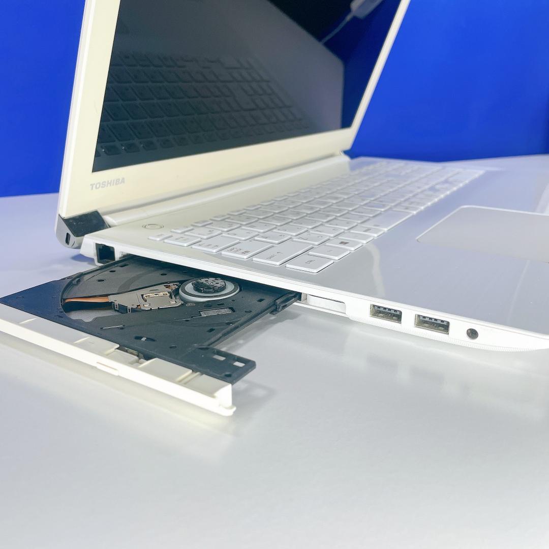 Windows11✨動画視聴書類作成に✨快適SSD✨東芝ノートパソコンカメラ薄型