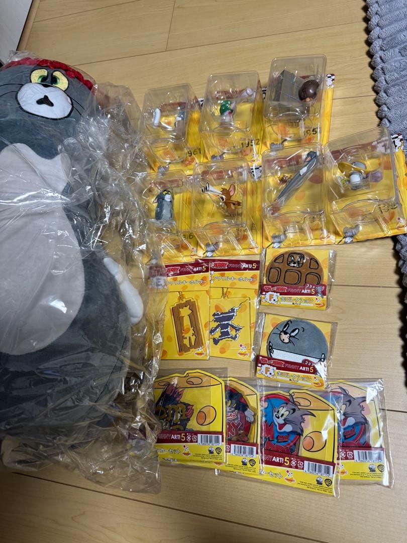 トムとジェリー happyくじ　フィギュアセット ぬいぐるみ付き