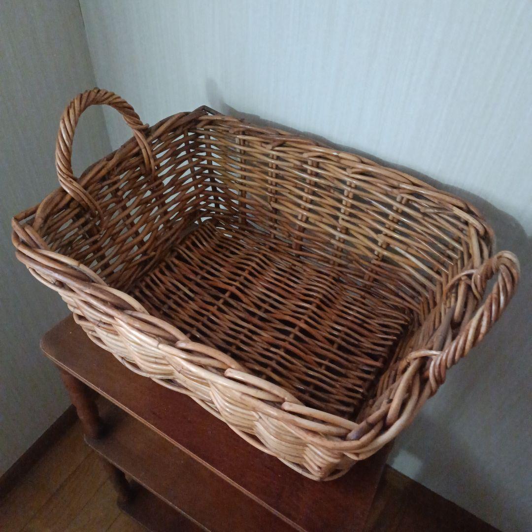 ヴィンテージ 籠 大きめ バスケット 脱衣籠 カゴ 蚤の市 古道具 レトロ