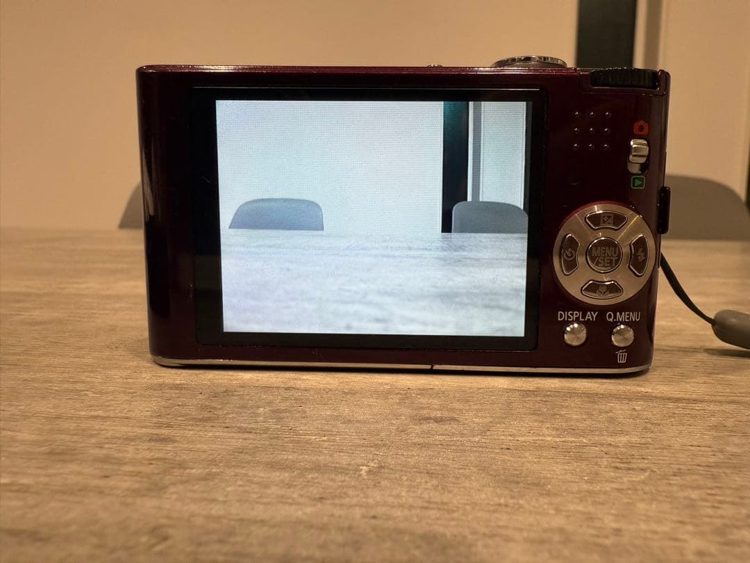 Panasonic LUMIX 12メガピクセル デジタルカメラ パープル