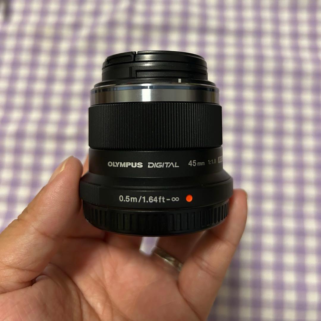 OLYMPUS 45mm f1.8 単焦点レンズ　m.zuiko