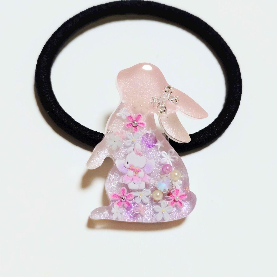 No.552　レジン ヘアゴム マグネット ピンバッジ 花うさぎ