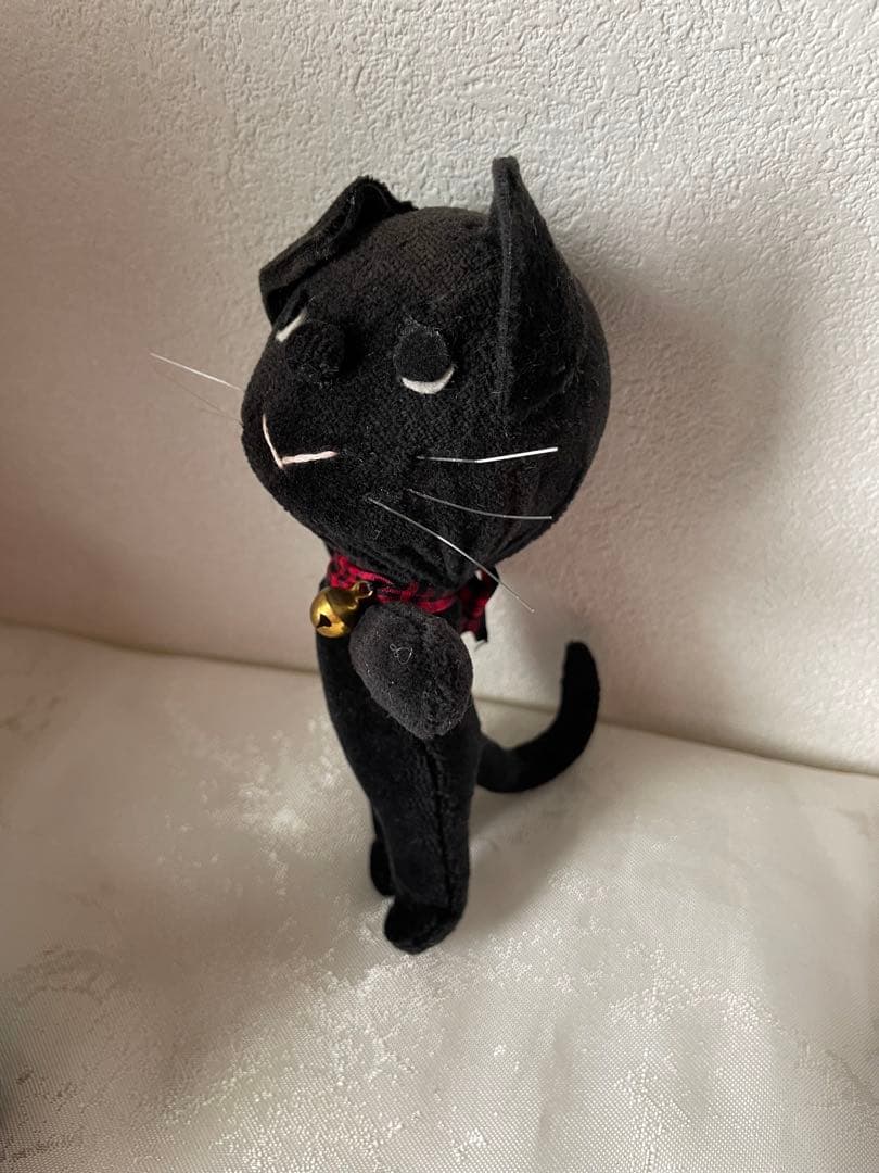 米山京子風　黒猫を抱いた女の子のお人形　大きめのお人形　ハンドメイド　花柄ドレス