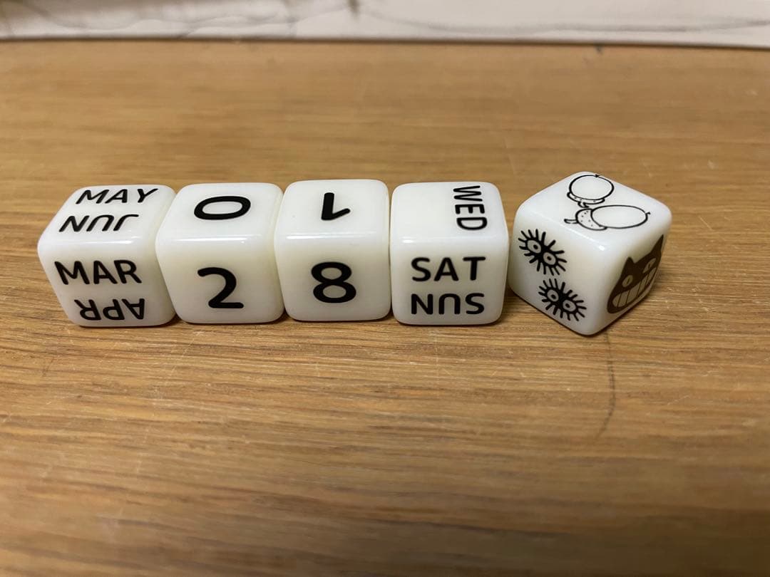 となりのトロロ　置物　万年カレンダー