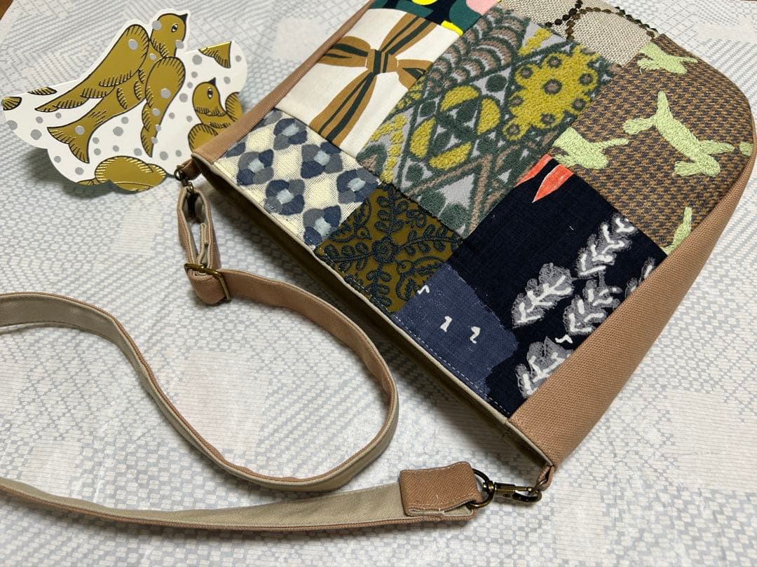 ☆Xmasセール☆ハンドメイド ミナペルホネン パッチの別マチショルダー
