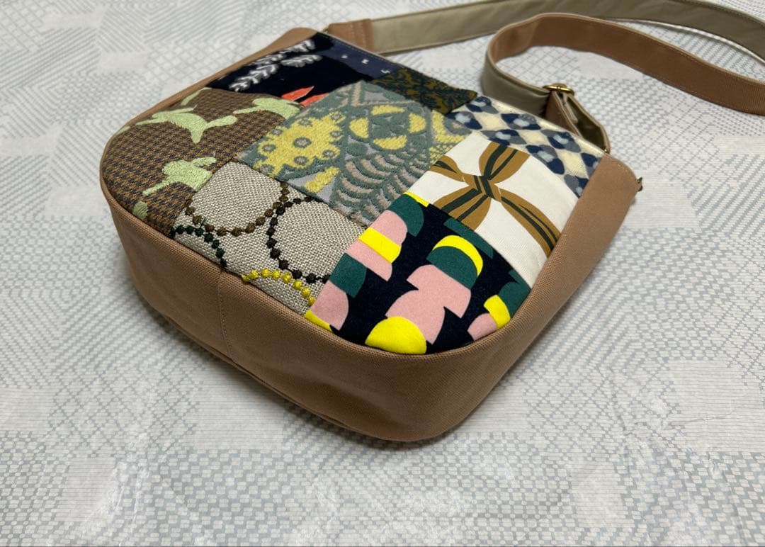 ☆Xmasセール☆ハンドメイド ミナペルホネン パッチの別マチショルダー