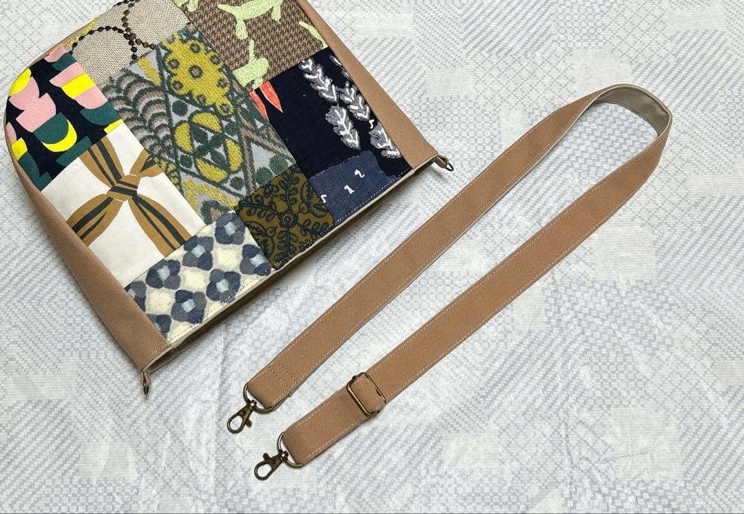 ☆Xmasセール☆ハンドメイド ミナペルホネン パッチの別マチショルダー