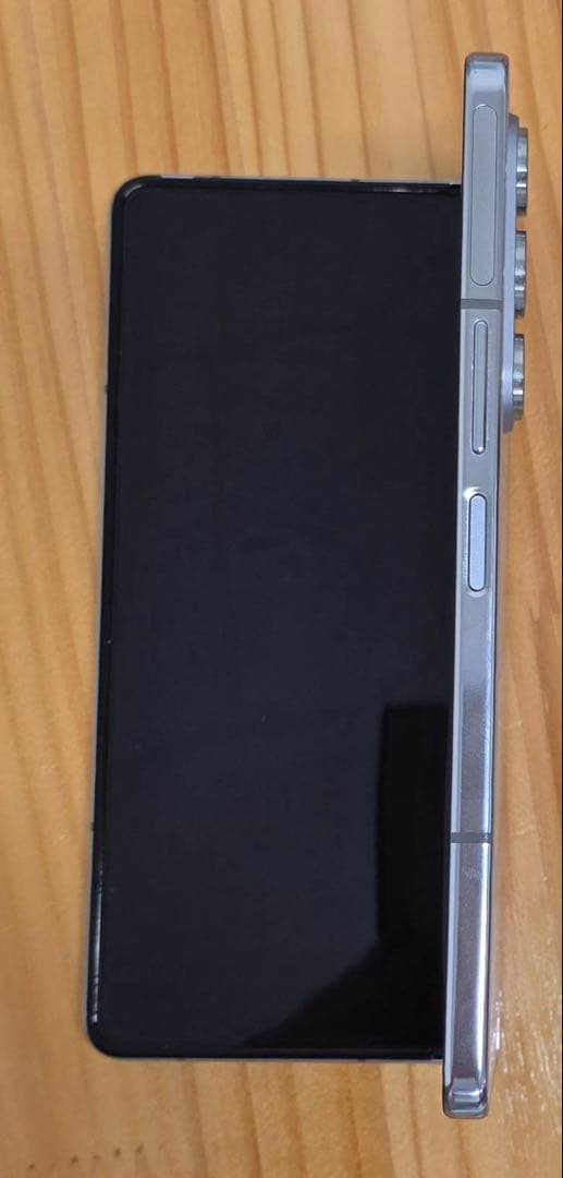 Galaxy Z Fold5 docomo ホワイト ケース付き