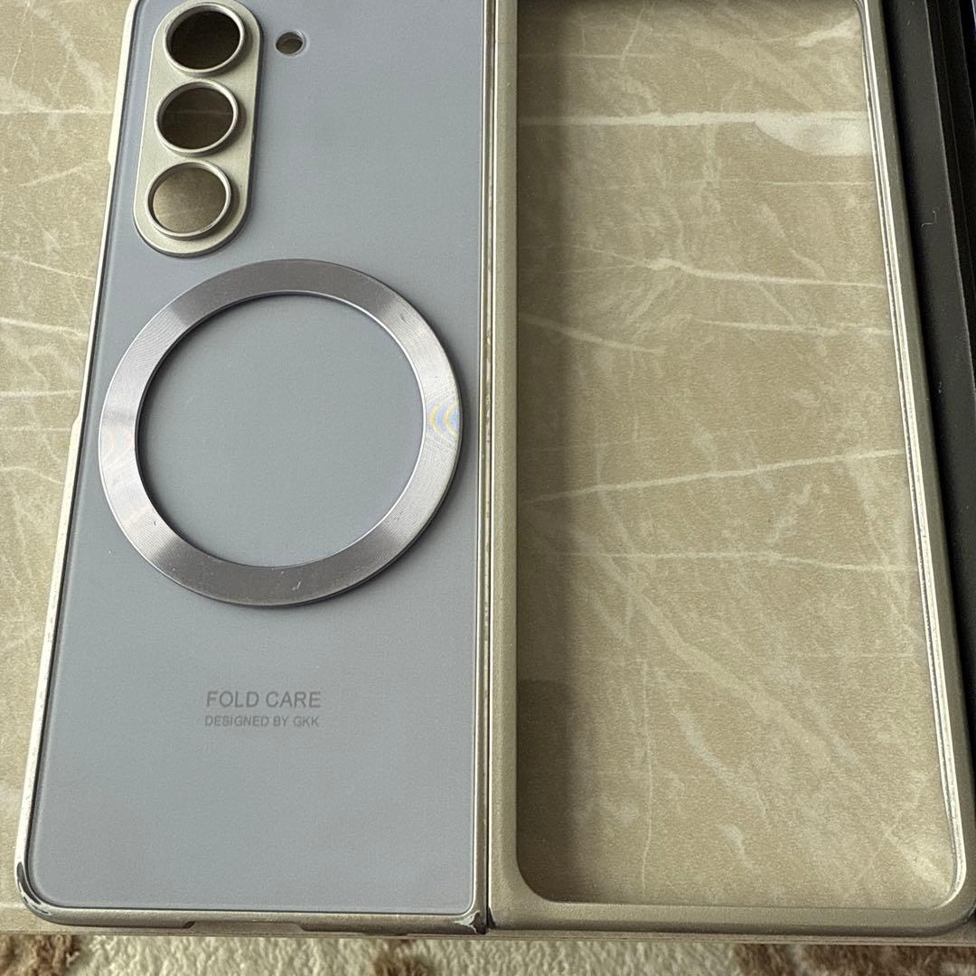 Galaxy Z Fold5 docomo ホワイト ケース付き
