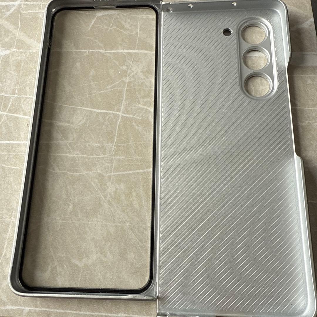 Galaxy Z Fold5 docomo ホワイト ケース付き