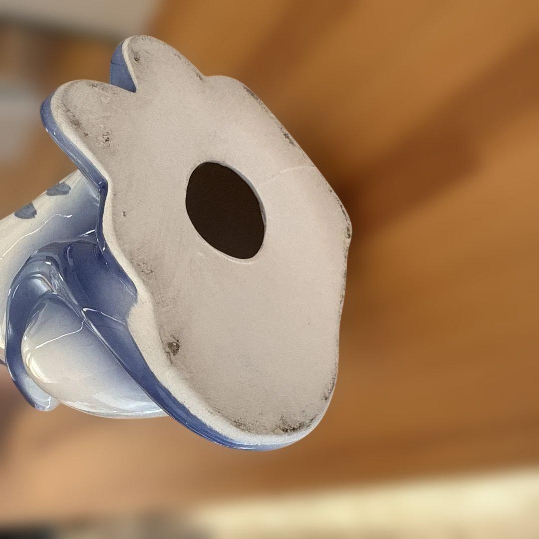 青と白の花模様 猫の陶器置物　アンティーク　ヴィンテージ